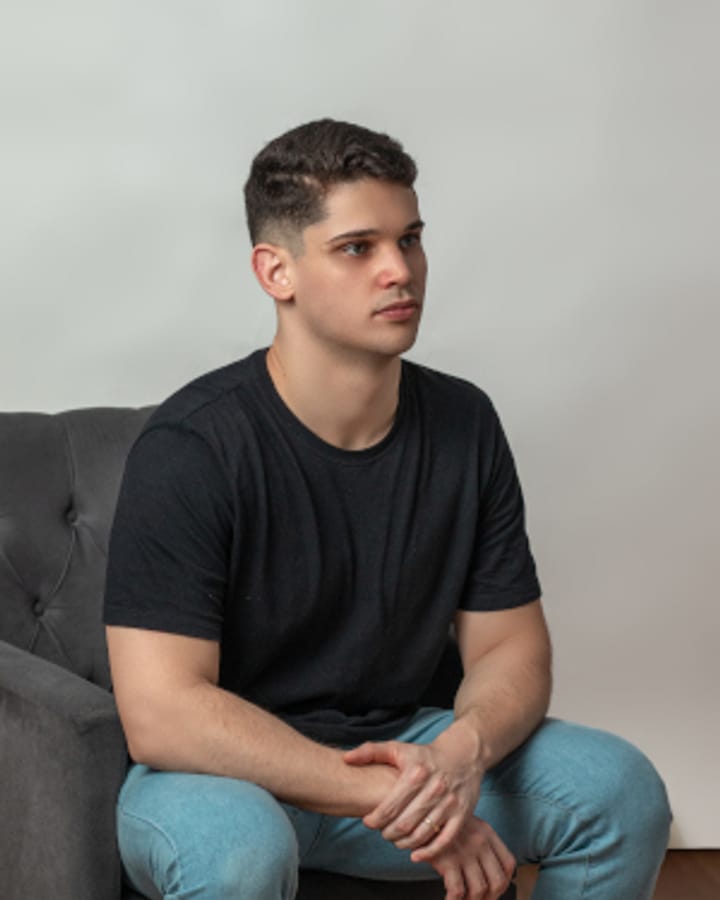 Retrato profissional de André Leite Carvalho, especialista em Frontend